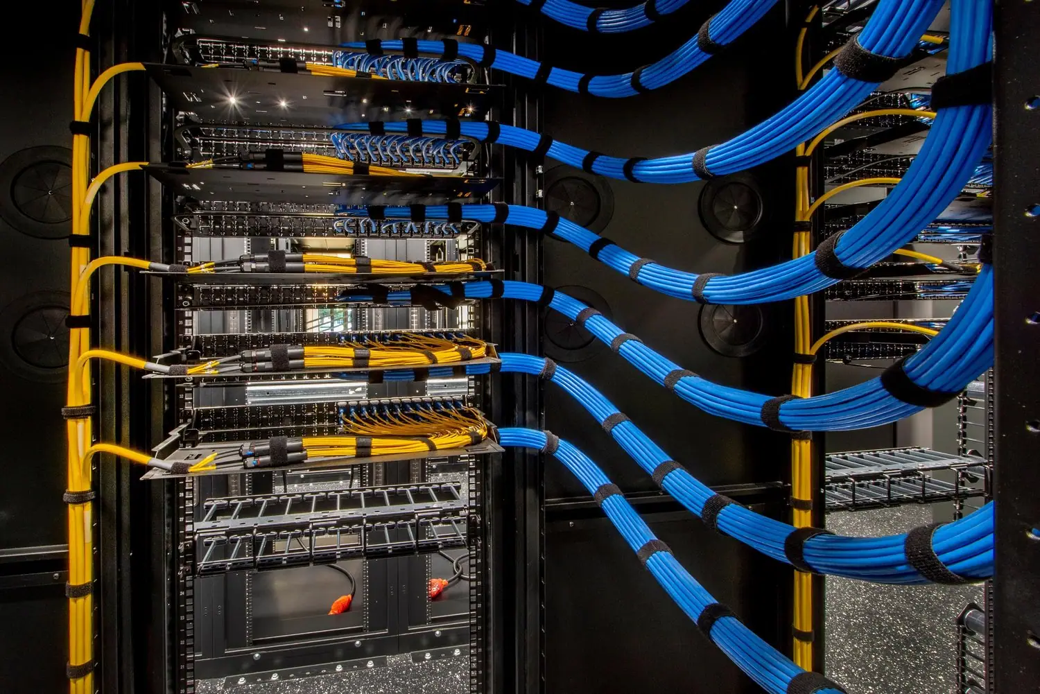 Infrastruktura IT dla zdecentralizowanych organizacji